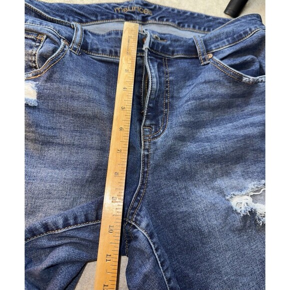 Maurices Size 14W Cropped Jeans Med Wash Holes - Picture 8 of 10